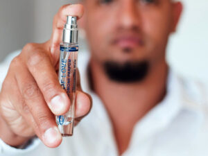 EYE OF LOVE - EOL PERFUME FEROMONAS 10 ML - UNSCENTED PARA ÉL - Imagen 4