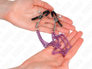 KINK - PINZAS PARA PEZONES CON TRIPLE CADENA VIOLETA 20/23/28 CM - Imagen 3